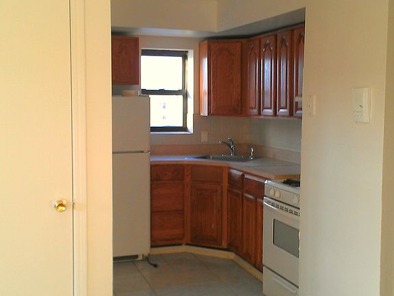 3rd image of 3464 60th St APT 3