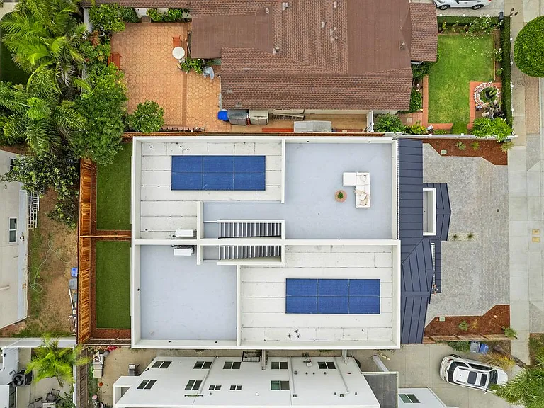 Unit Photo