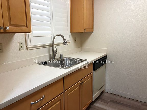 3rd image of 871 Alice St #14