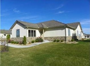 4133 NE Chapel Manor Dr, Lees Summit, MO 64064