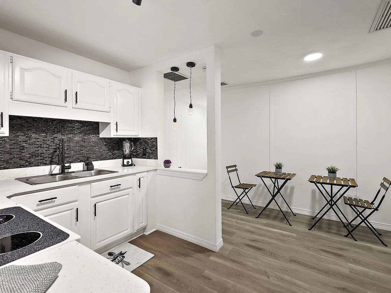 4 bed, 3.0 bath, 2073 sqft, $685 — Photo 4