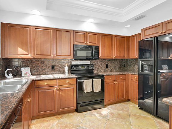 4th image of 1717 S Ocean Boulevard #12