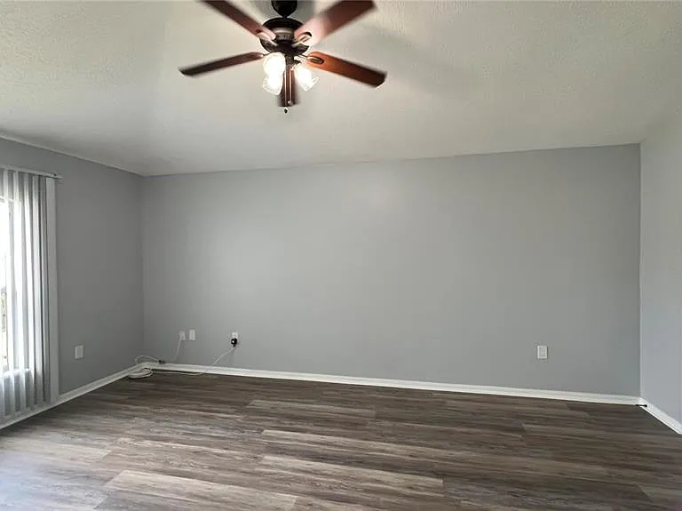485 Martigues Dr — Photo 3