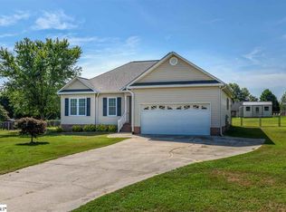 6 Duck Pond Ln, Fountain Inn, SC 29644