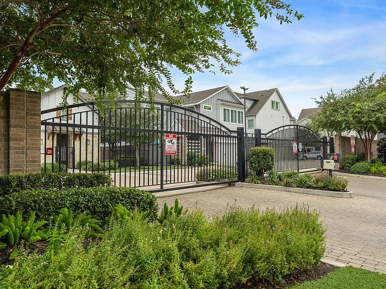 1415 Biondo Way — Photo 25