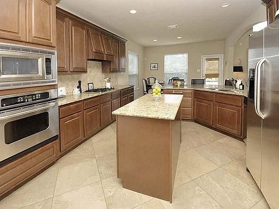 5th image of 114 Oriel Oaks Cir