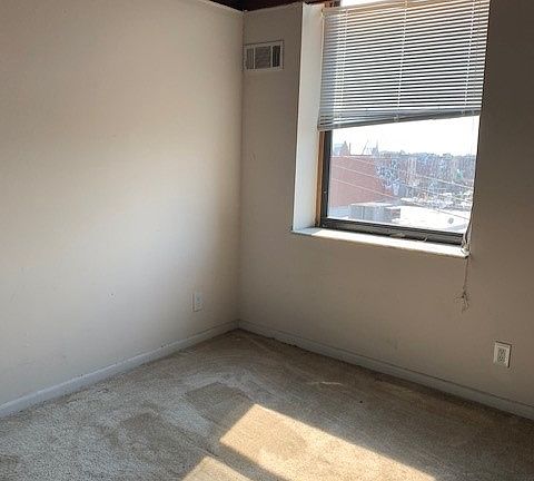 5th image of 2032-42 S Juniper St #208