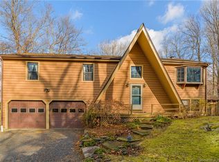 32 Olympic Dr, Danbury, CT