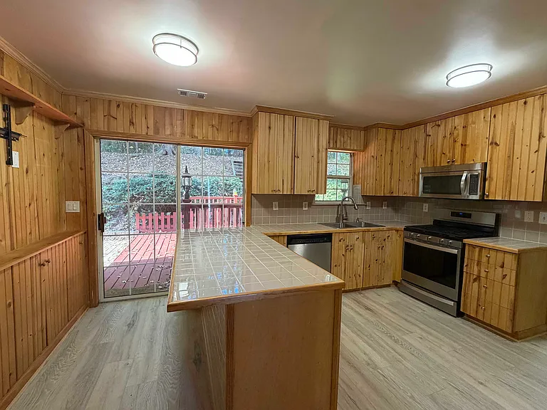 1936 Oakwood Grove Dr — Photo 10