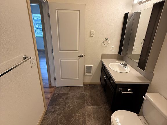 5th image of 406 Legion Way SE #4c82fc597