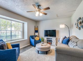 7 W Mountain Ln #37, Grand Prairie, TX 75052