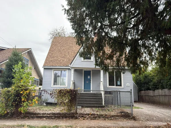5630 SE Schiller St, Portland, OR 97206