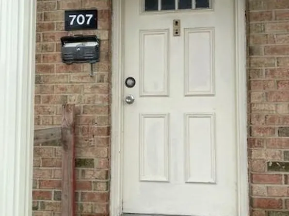 707 Sharon Ct, Woodbridge, NJ 07095