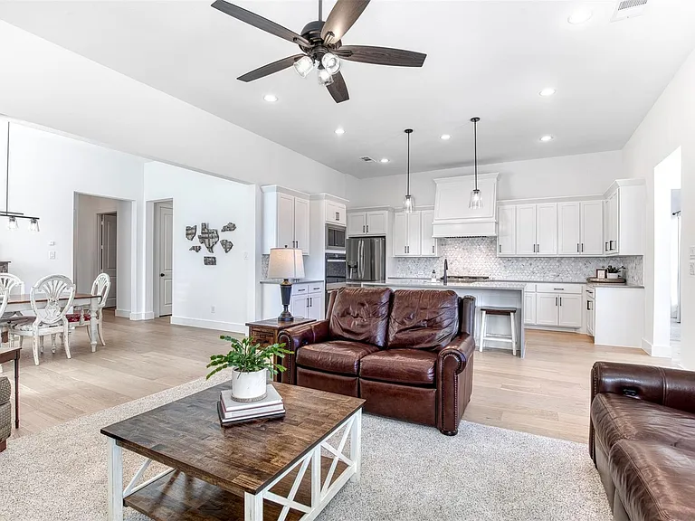 3117 Maidenhair Ln — Photo 19