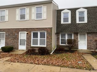 1668 Shamrock Ct, Aurora, IL 60505