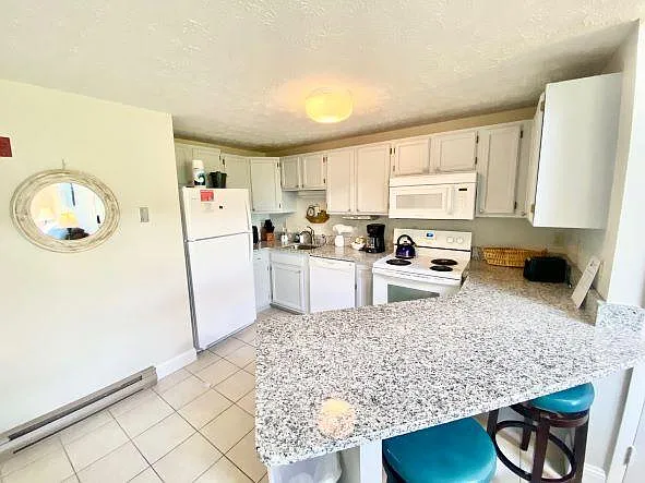 1373 Post Rd #2F — Photo 3