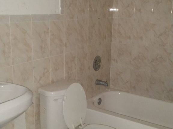 4th image of 2721 NW 23rd Ct APT 8
