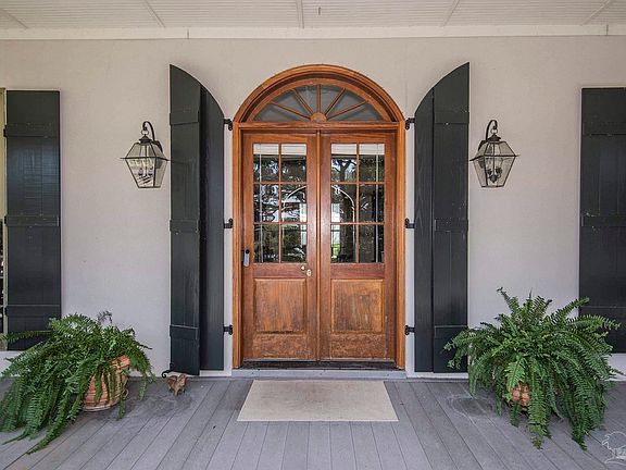 3rd image of 1910 Seville Dr