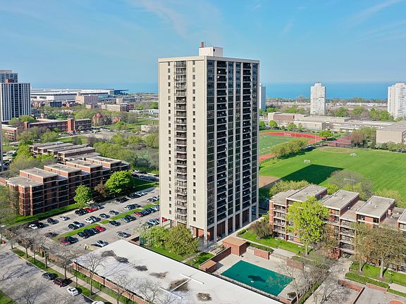 3rd image of 3001 S Michigan Ave Unit 1406