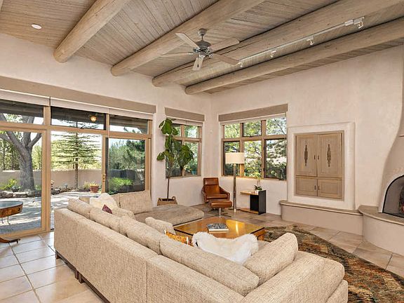 2nd image of 512 Los Nidos Dr