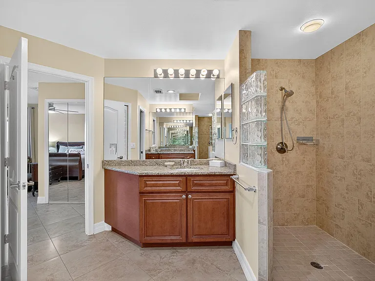 8400 Heritage Club Dr — Photo 49