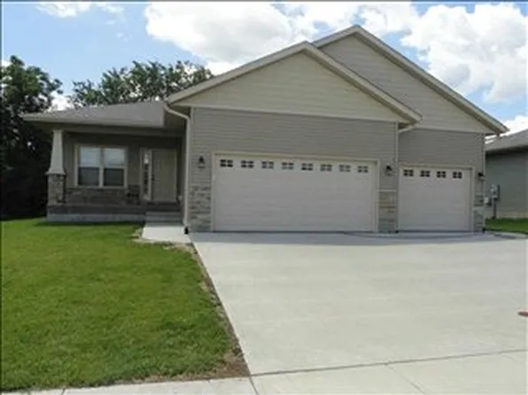 1508 Algonquin Dr, Cedar Falls, IA 50613