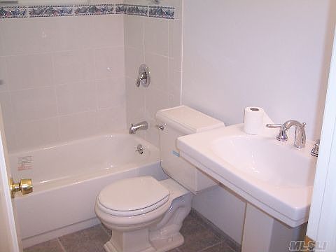 3rd image of 30 Woodcock Ln