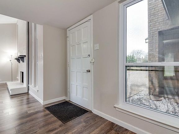4th image of 1810 Highbrook Ct