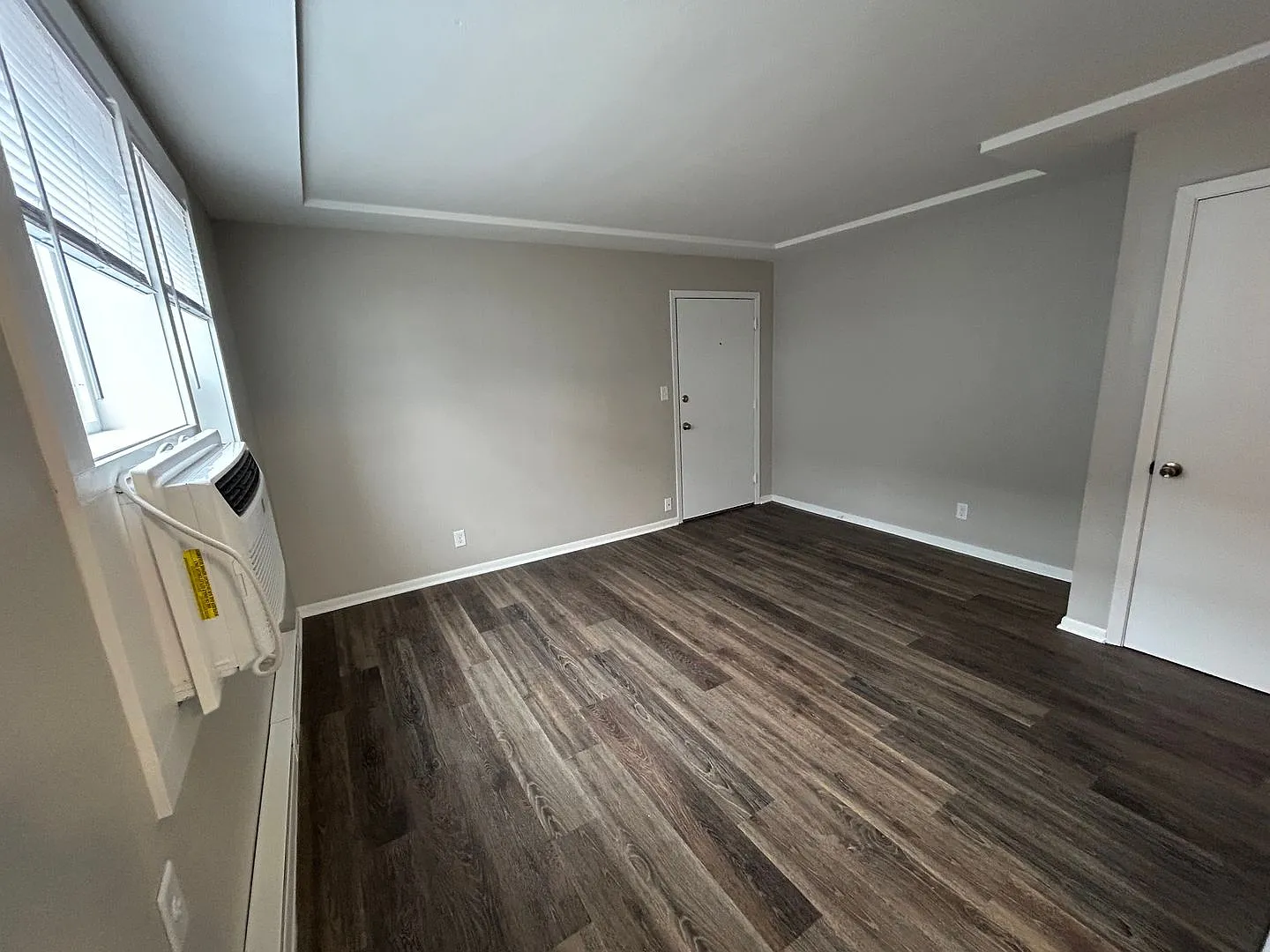 1743 Thomas Ave W — Photo 4