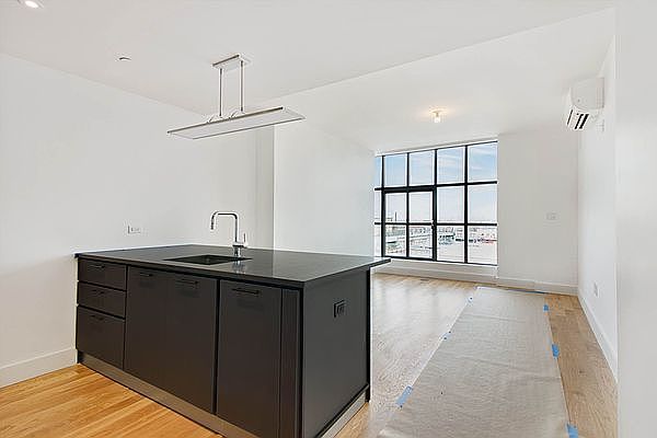 1st image of 606 Franklin Ave #616