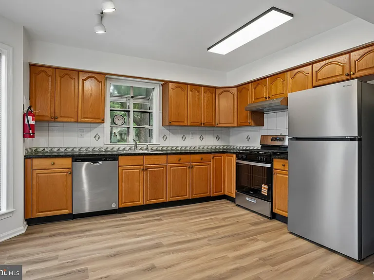 1 Colebrook Ct — Photo 12