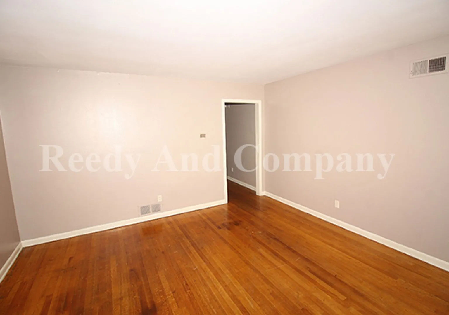 Half off 1st Full Months Rent Special !! Welcome to 848 Biggs Street! — Photo 4