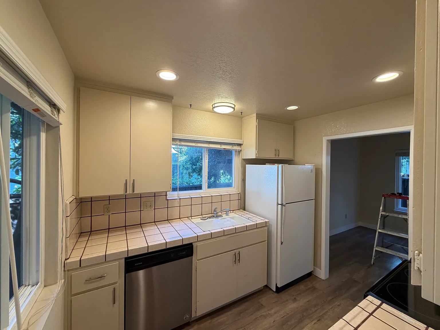 3 bed, 2.5 bath, 1543 sqft, $5,800 — Photo 3