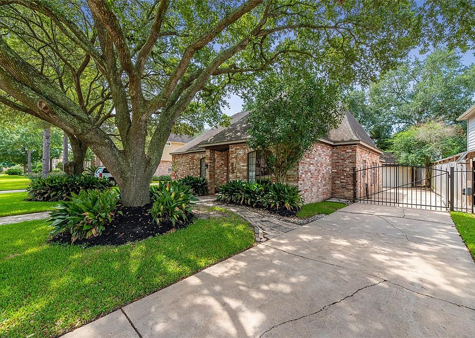 1st image of 20671 Castle Bend Dr