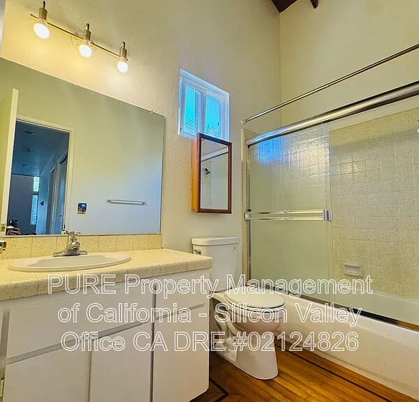 2325 7th Ave — Photo 8