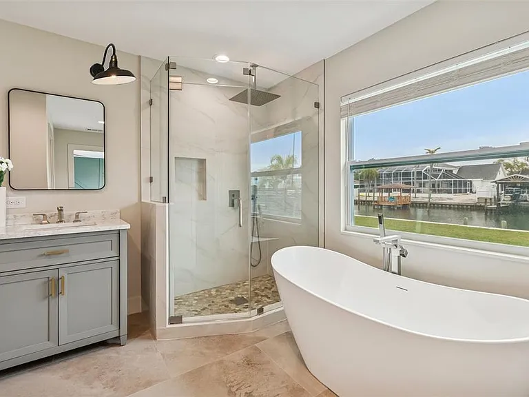 3921 Versailles Dr — Photo 16