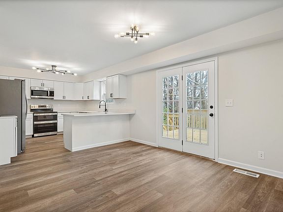 4th image of 7459 Big Horn Ct