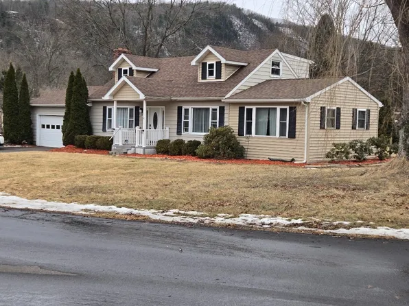 37 Manor Cir, Elmira, NY 14903