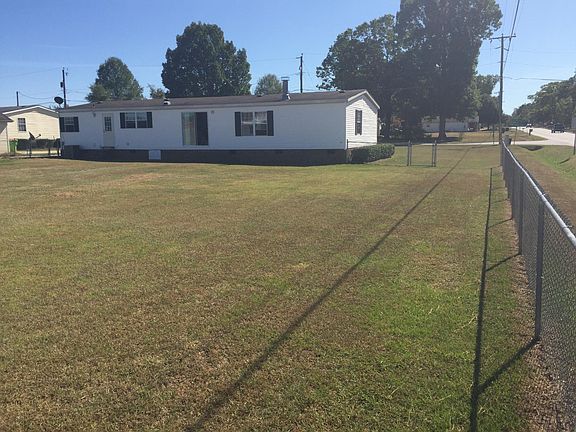 5th image of 637 Colonial Dr