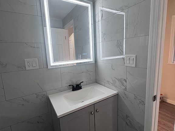 3rd image of 8924 212th St Floor 2