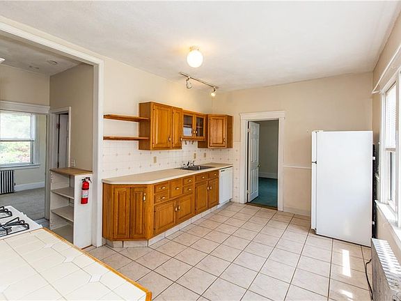 5th image of 618 Laurel Hill Ave