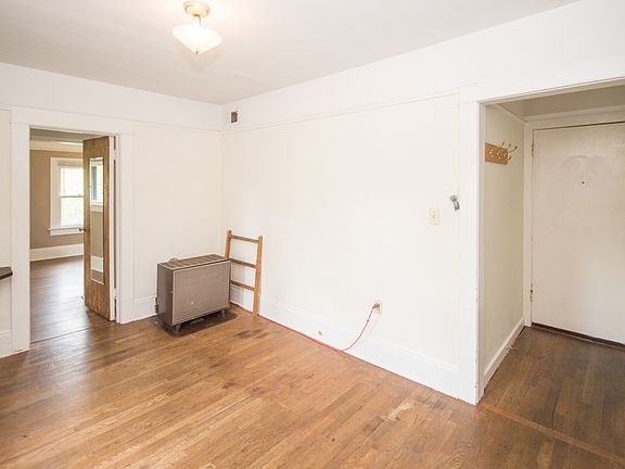 5th image of 457 SW Washington Ave #6