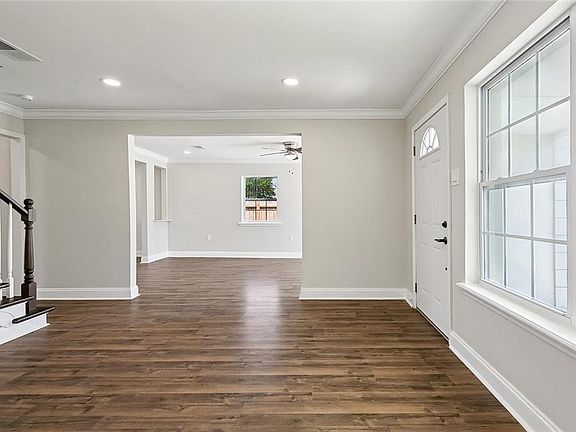 3rd image of 300 Chinchilla Dr