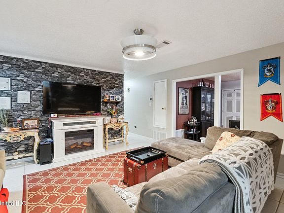 4th image of 268 McCool St