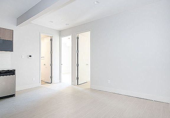 4th image of 272 W 139th St #3E