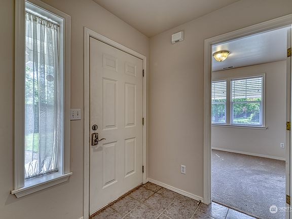 3rd image of 4627 7th Street SE