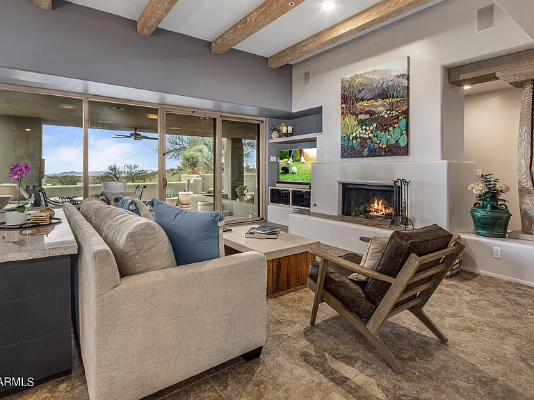 10111 E Graythorn Dr — Photo 3