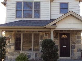 37 Sand Point Rd, Port Washington, NY 11050