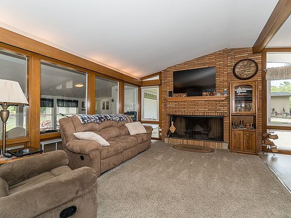 2nd image of 4005 Northwood Dr NE