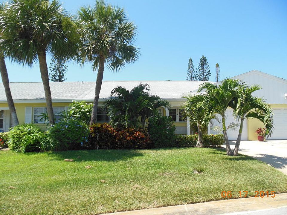 1st image of 210 Emerald Dr N